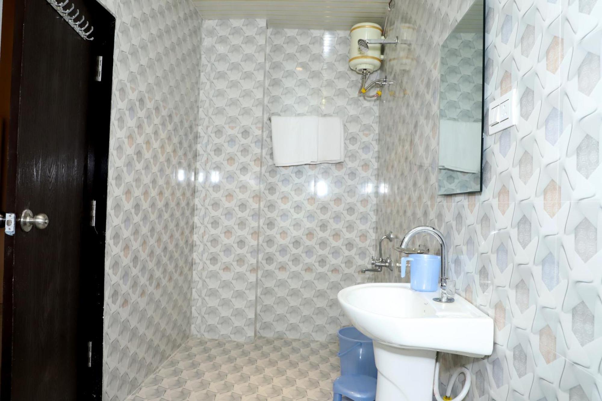 Khuldabad Hotel Grand מראה חיצוני תמונה