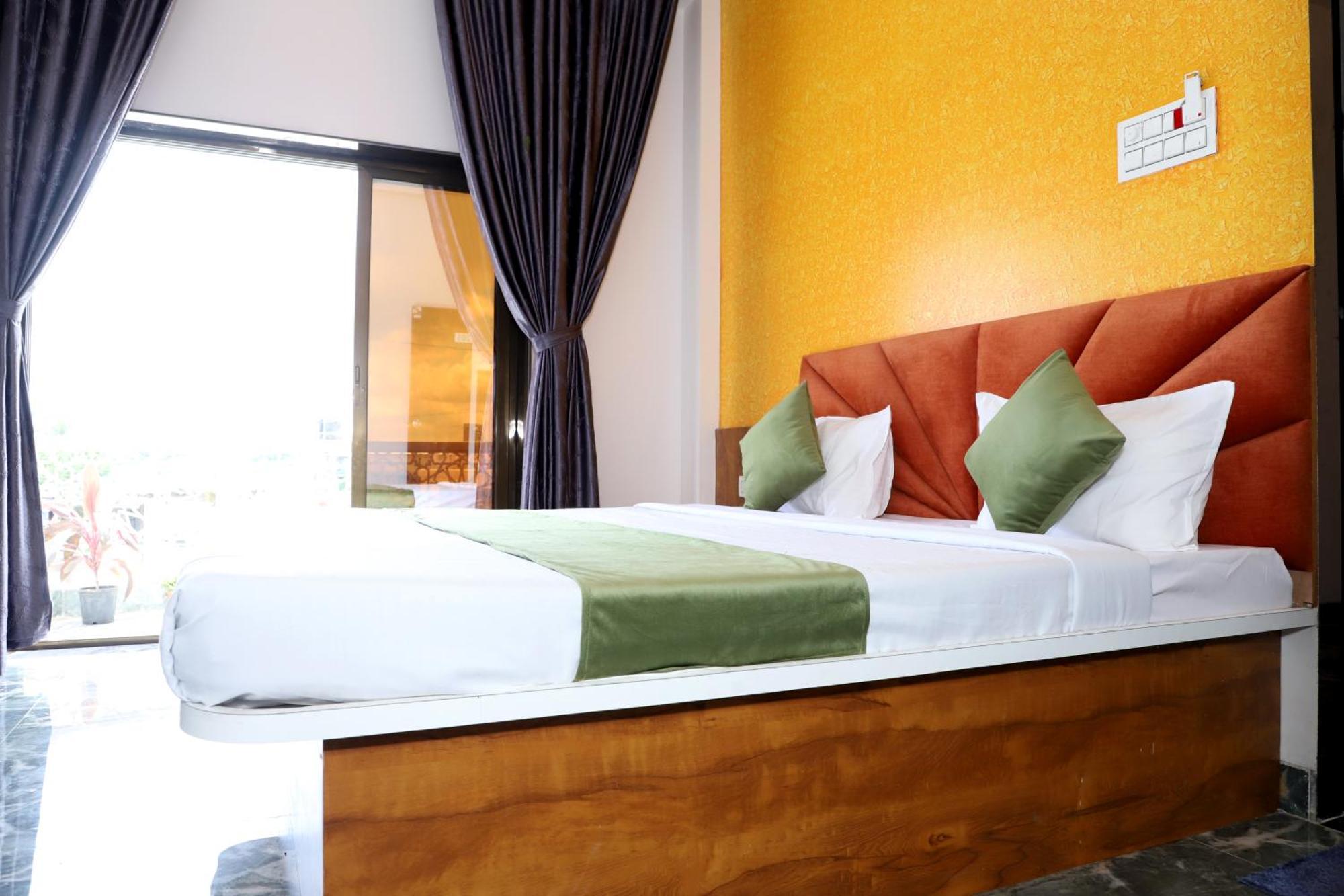 Khuldabad Hotel Grand מראה חיצוני תמונה